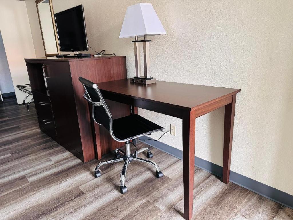 בליין Anchor Inn Motel By Loyalty מראה חיצוני תמונה